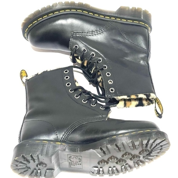 DR. MARTENS WOMEN’S 1460 SERENA LEOPARD FAUX FUR LINED BOOTS - BLACK SZ- 7 .US - Picture 7 of 11
